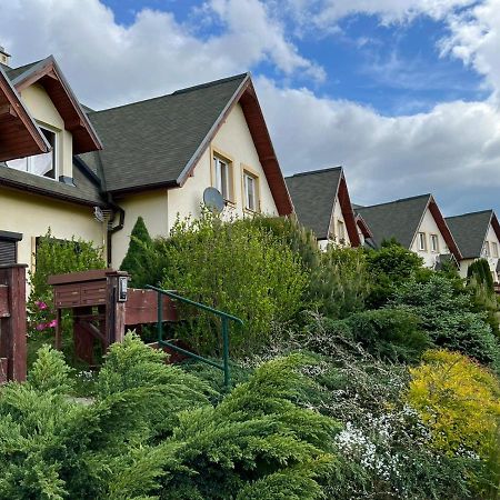Apartament Hemingwaya Jelenia Góra Buitenkant foto