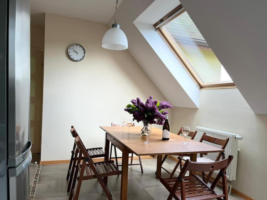 Apartament Hemingwaya Jelenia Góra Buitenkant foto