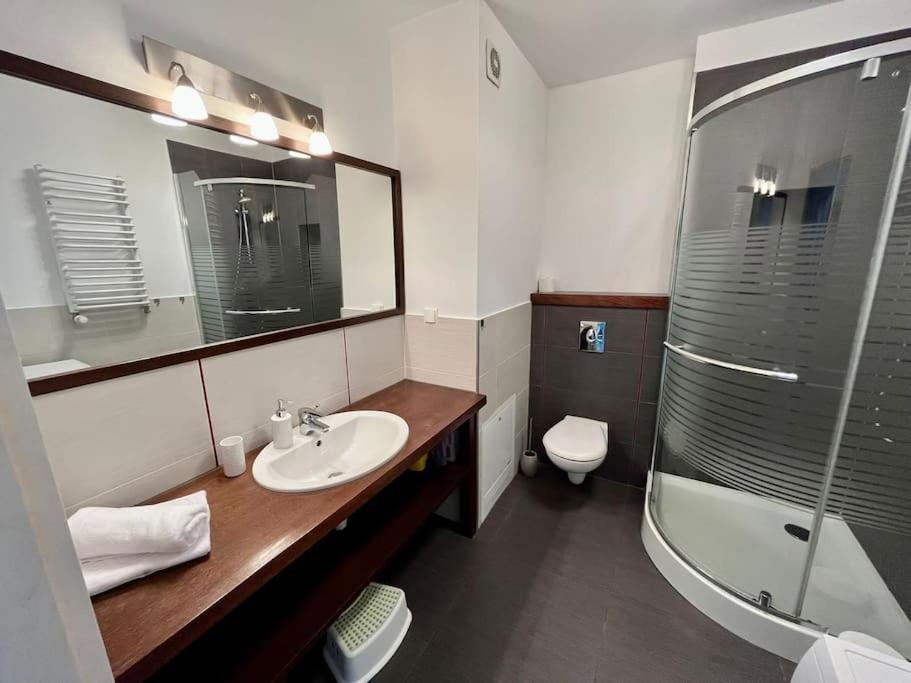 Apartament Hemingwaya Jelenia Góra Buitenkant foto