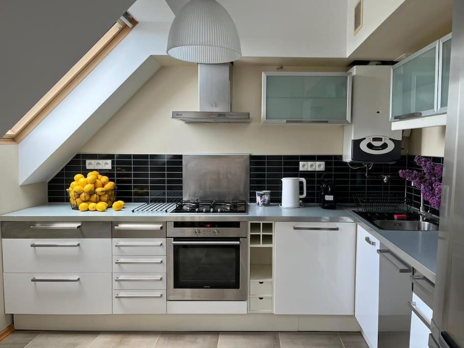 Apartament Hemingwaya Jelenia Góra Buitenkant foto