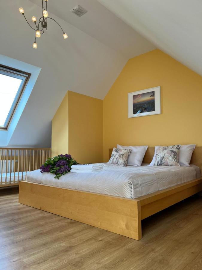 Apartament Hemingwaya Jelenia Góra Buitenkant foto